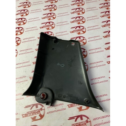 Накладка средней правой стойки нижняя Fiat Doblo 2006- 735341218